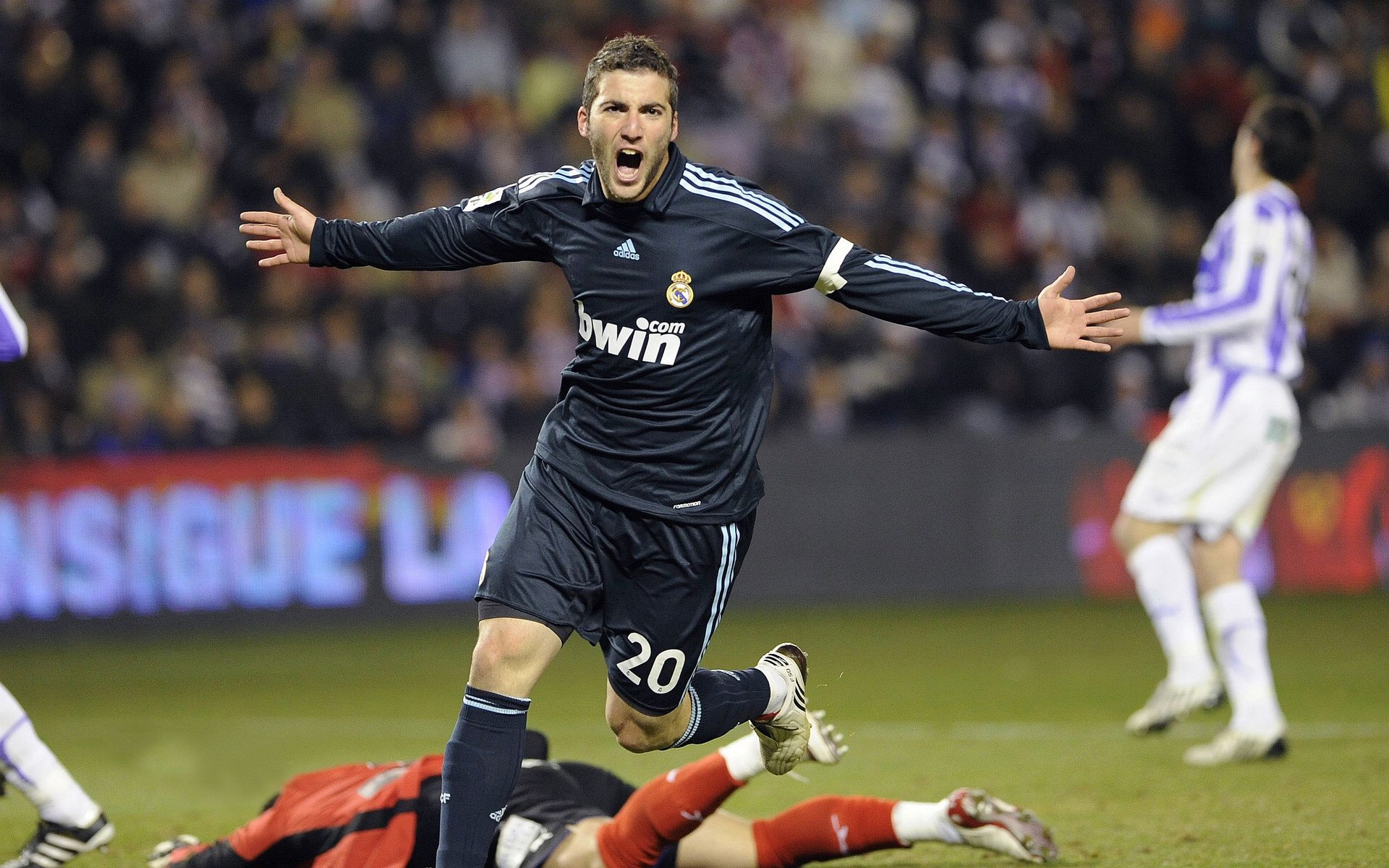 法甲战术盛宴:创新布阵成就奇迹